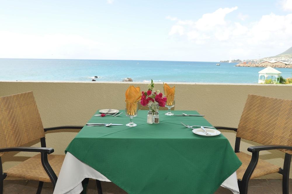 Bird Rock Beach Hotel バセテール エクステリア 写真